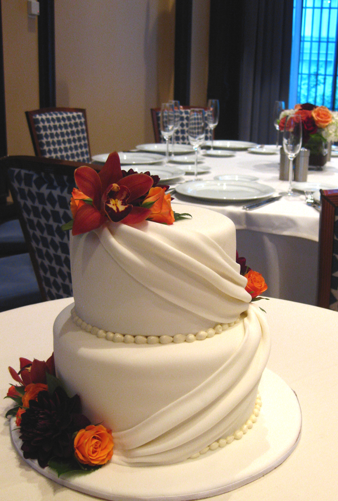 Fall Flower Wedding Cake Source blogoakleafcakescom 