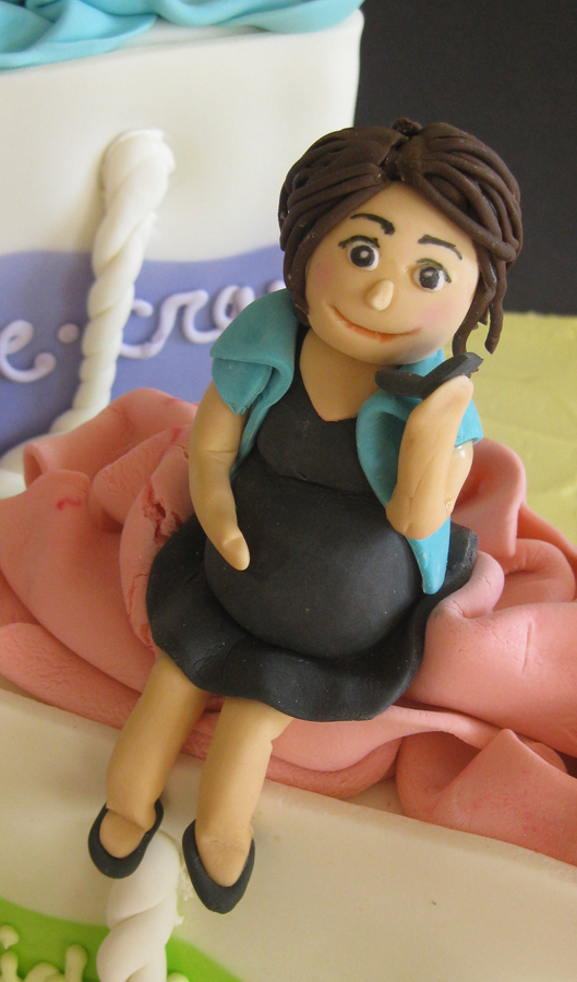 Chic mom cake figurine
