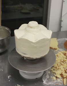 Carousel cake carving